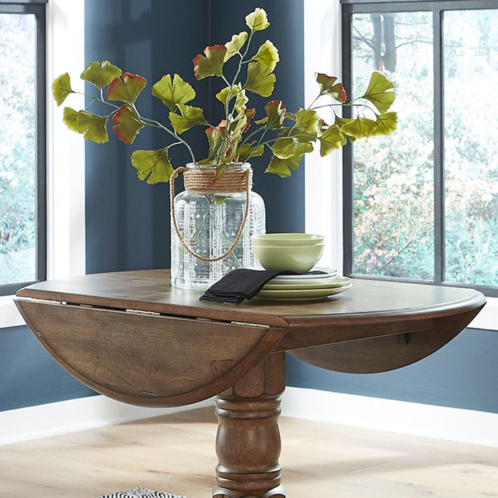 Carolina Crossing Round Table in Antique Honey