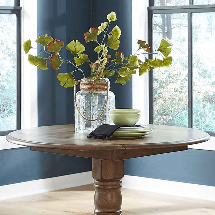 Carolina Crossing Round Table in Antique Honey