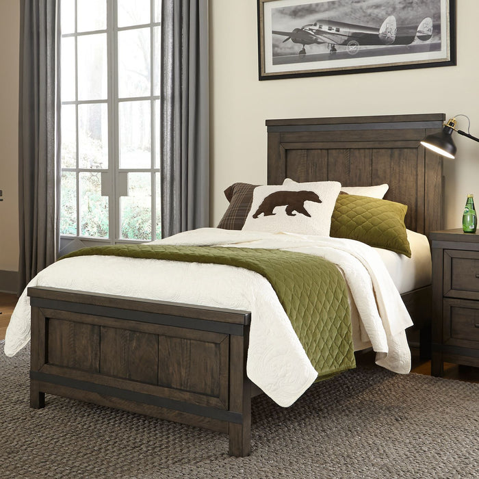 Thornwood Hills Full Panel Bed in Rock Beaten Gray