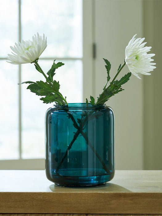 Inisland Vase