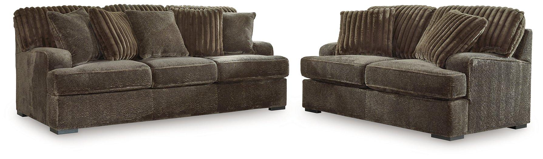 Aylesworth Living Room Set