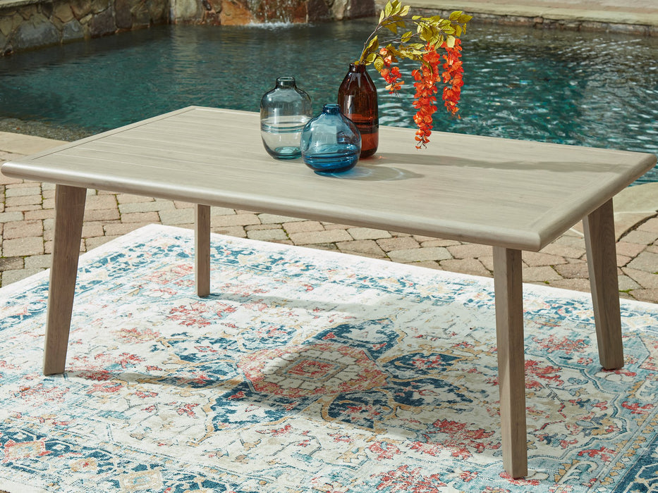 Cliff Trails Outdoor Dining Set