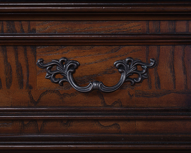 Ventresca Dresser